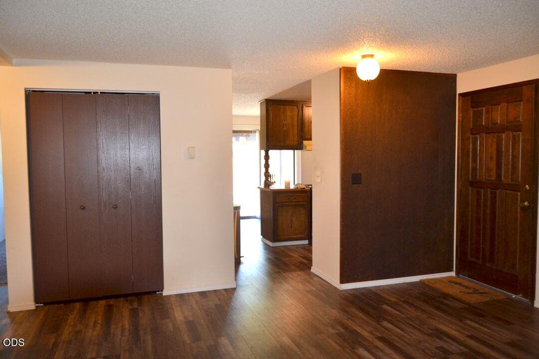 Photo of 401 B Street 5 of 15