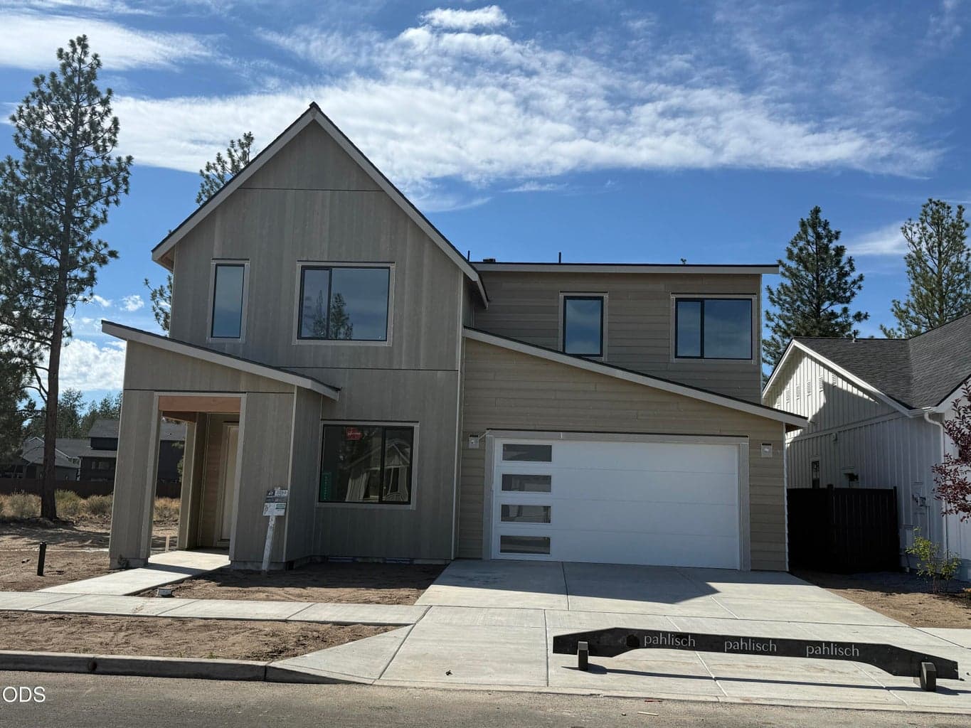 Photo of 3054 Celilo Lane 2 of 13