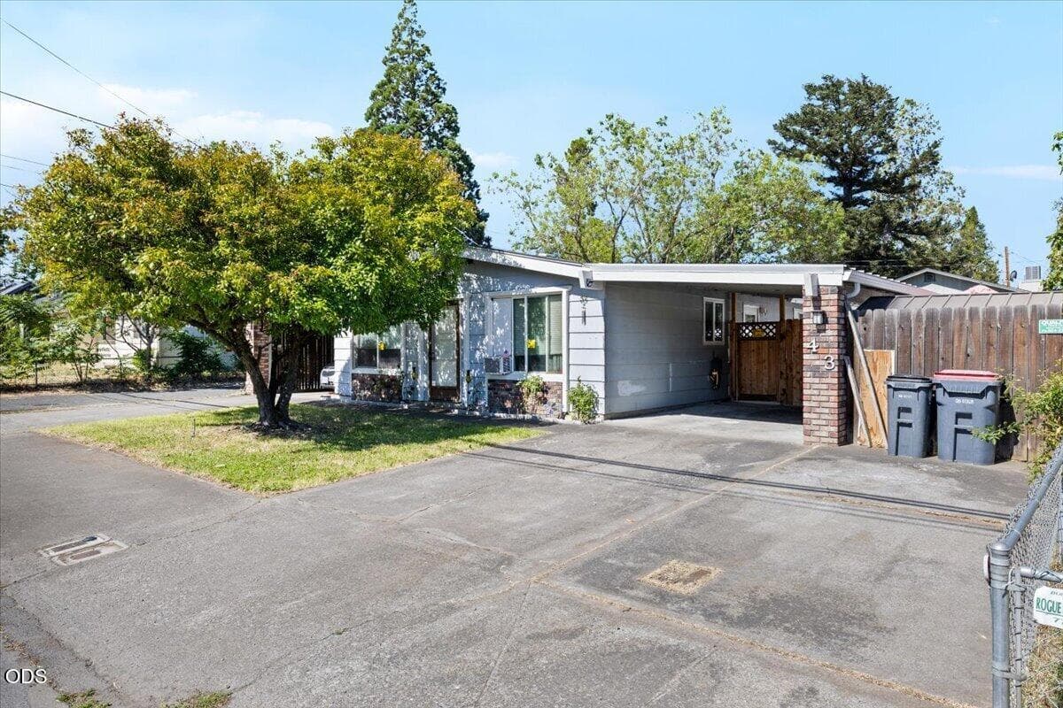 Photo of 43 Columbus 1 of 23