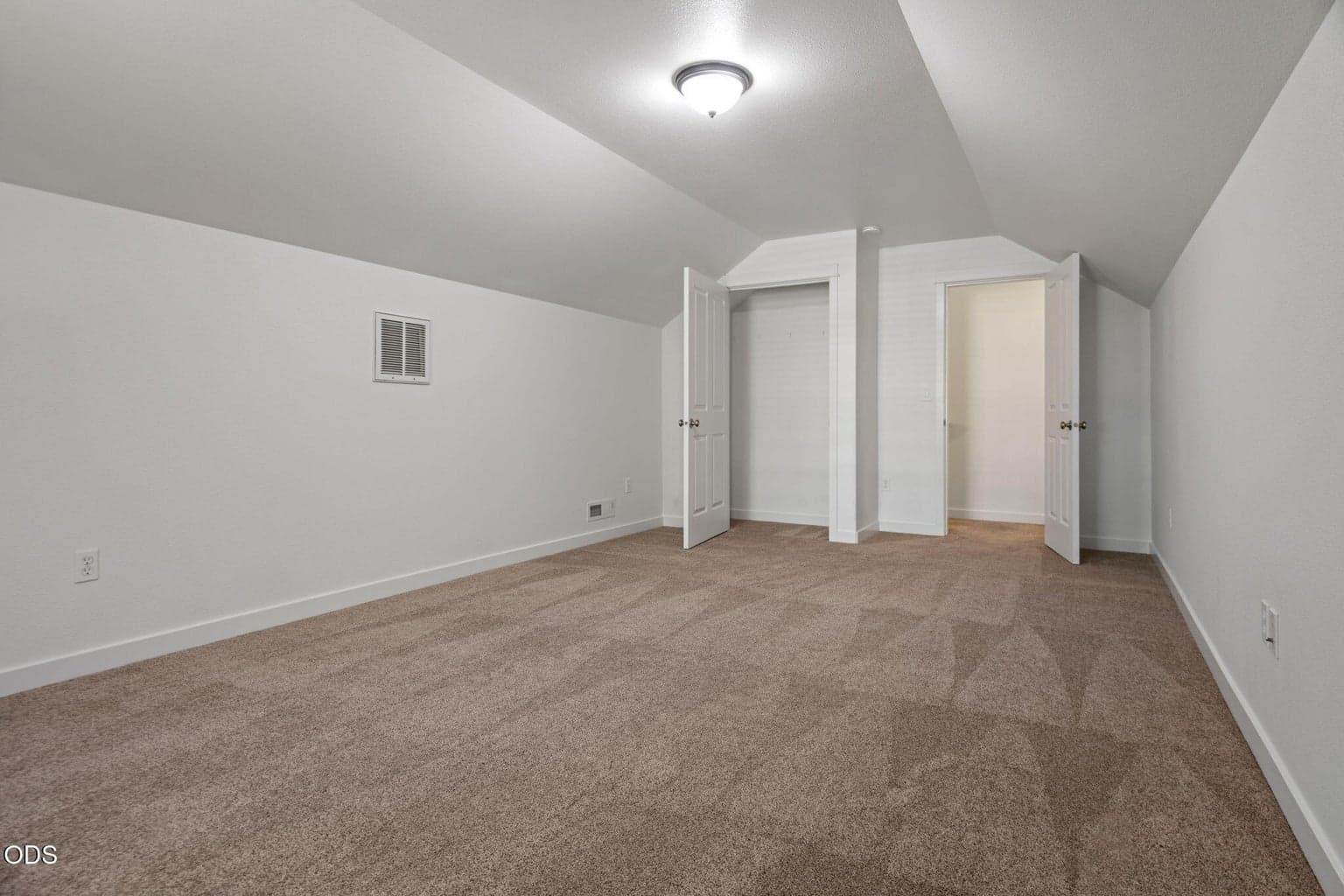 Photo of 21286 NE Beall Drive 17 of 30