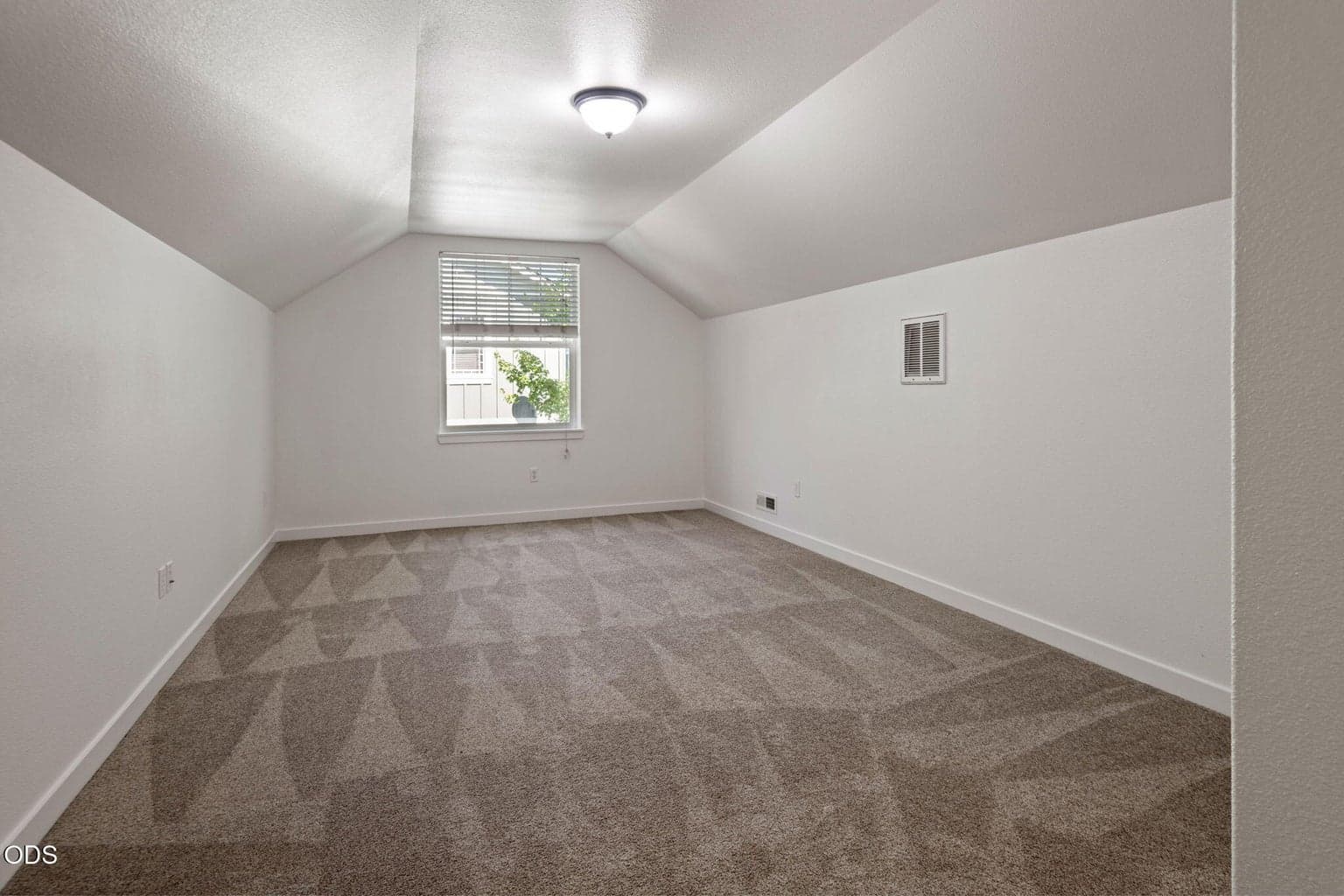 Photo of 21286 NE Beall Drive 19 of 30