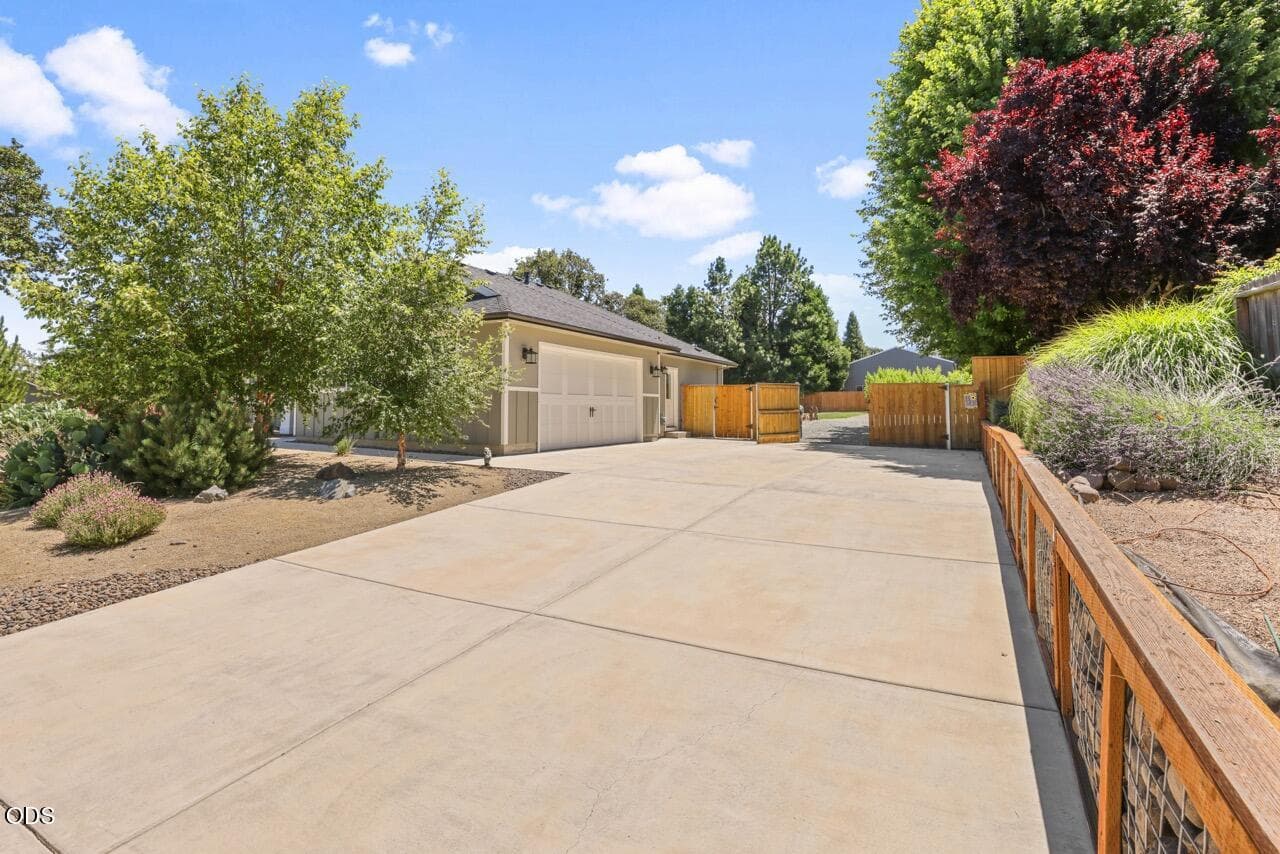 Photo of 1609 Pacific 5 of 46