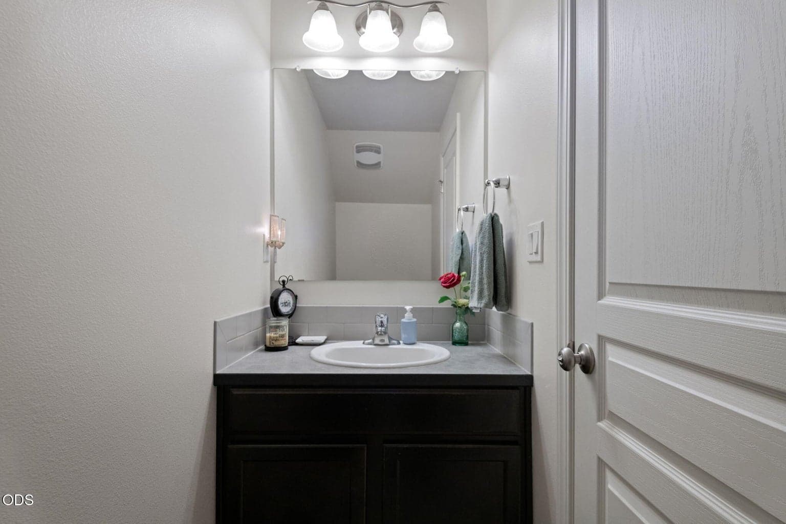 Photo of 21184 Darnel Avenue 7 of 17