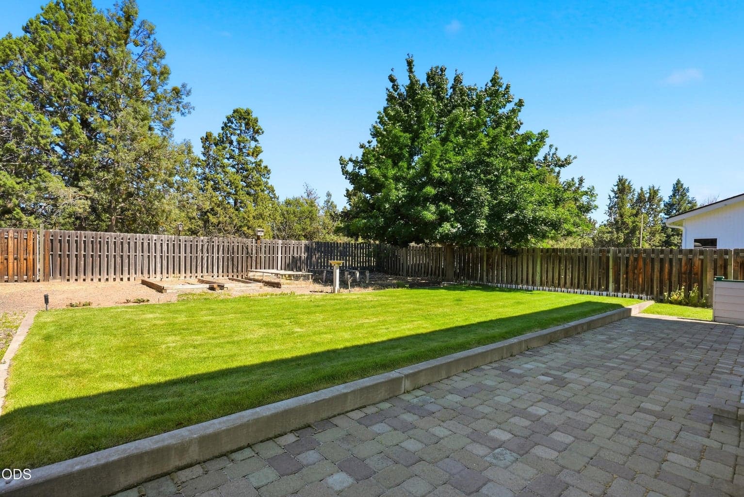Photo of 2034 NE Bluebird Court 36 of 52