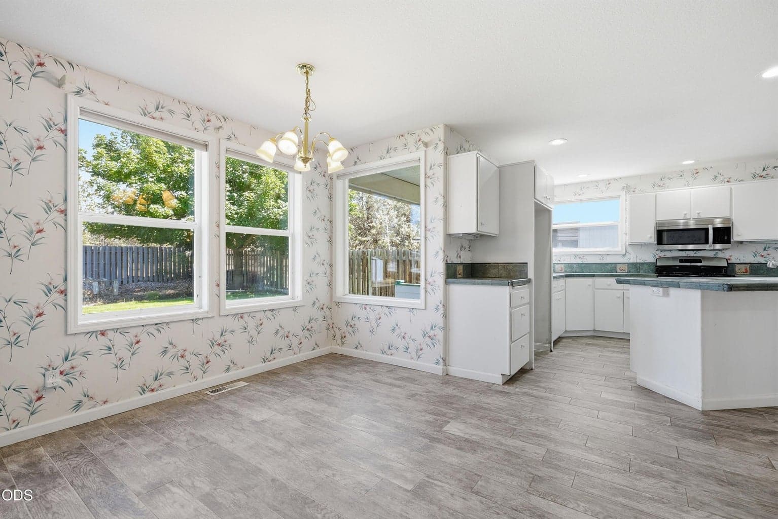 Photo of 2034 NE Bluebird Court 11 of 52