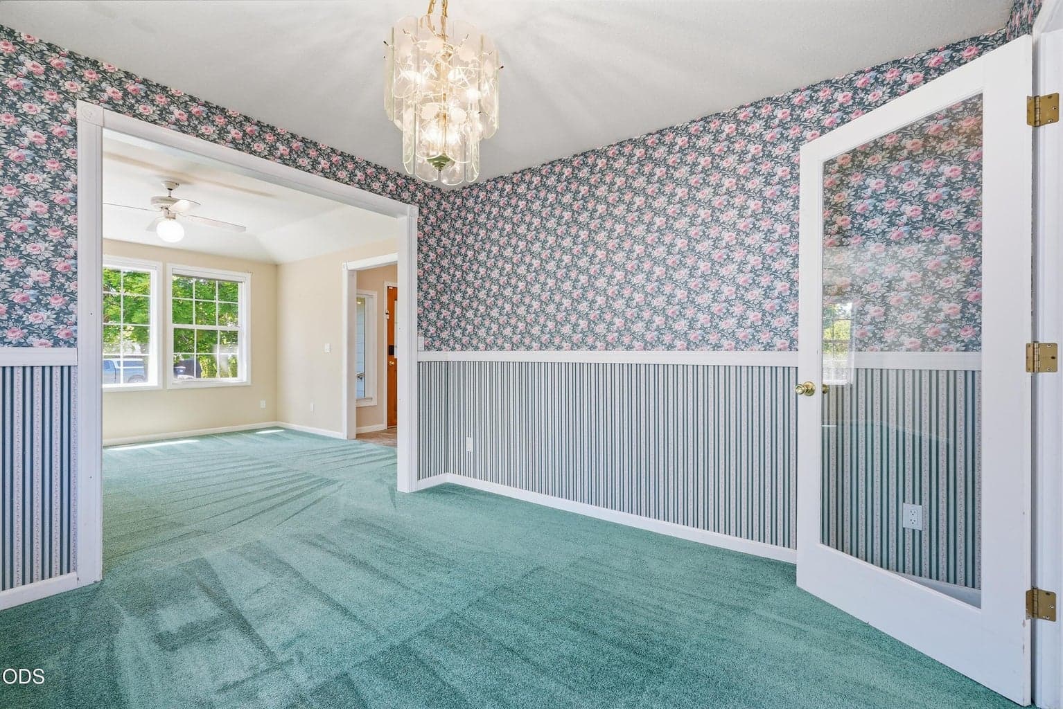 Photo of 2034 NE Bluebird Court 15 of 52