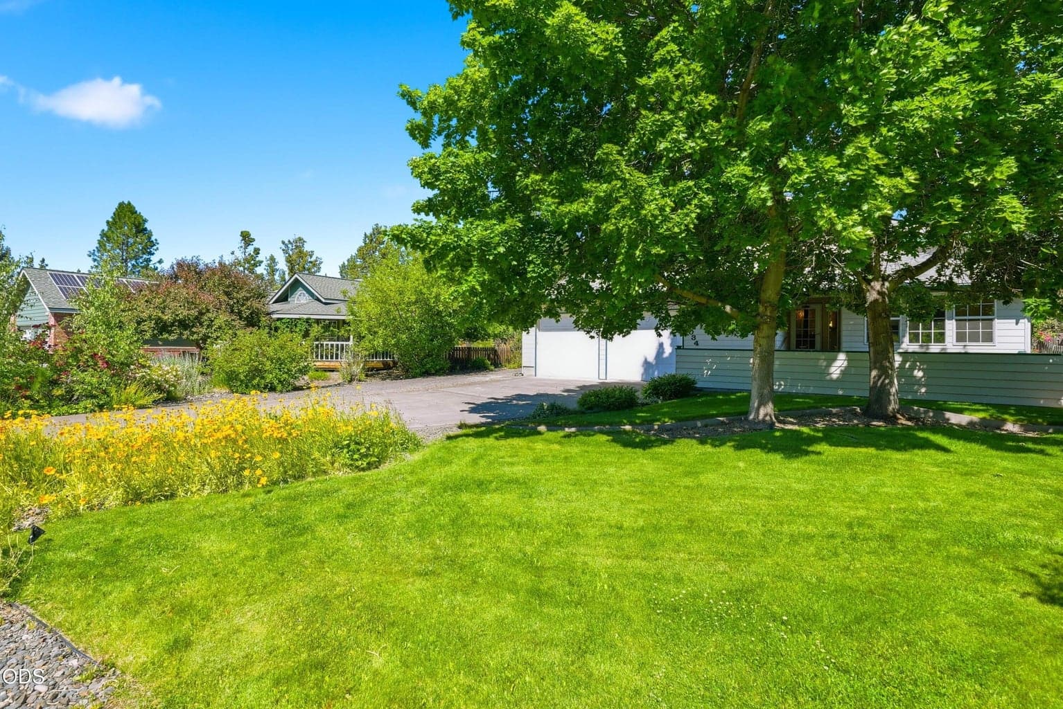 Photo of 2034 NE Bluebird Court 32 of 52