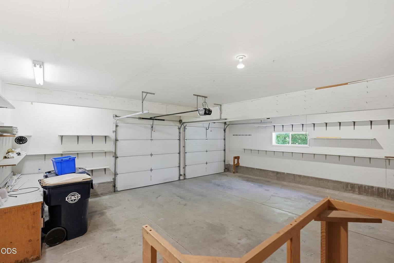 Photo of 2034 NE Bluebird Court 31 of 52