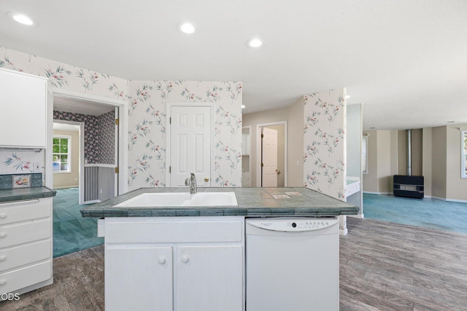 Photo of 2034 NE Bluebird Court 13 of 52