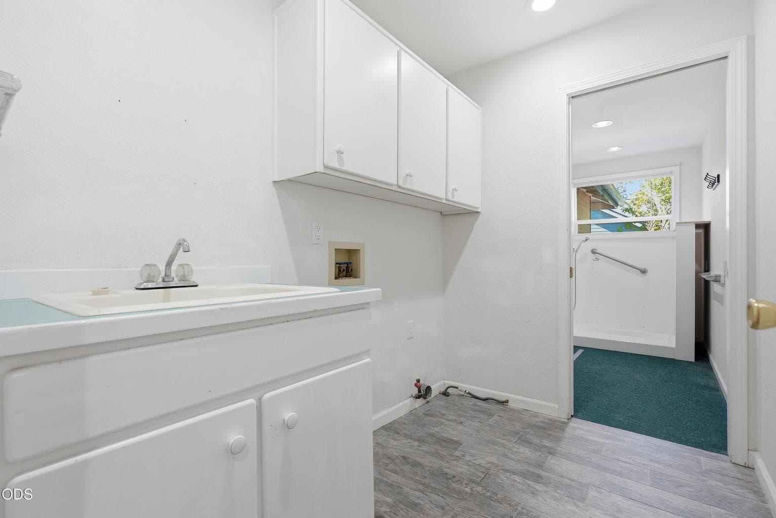 Photo of 2034 NE Bluebird Court 30 of 52