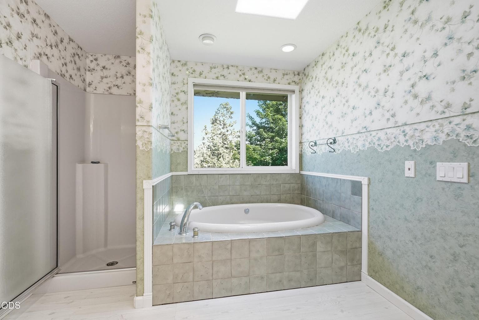 Photo of 2034 NE Bluebird Court 21 of 52