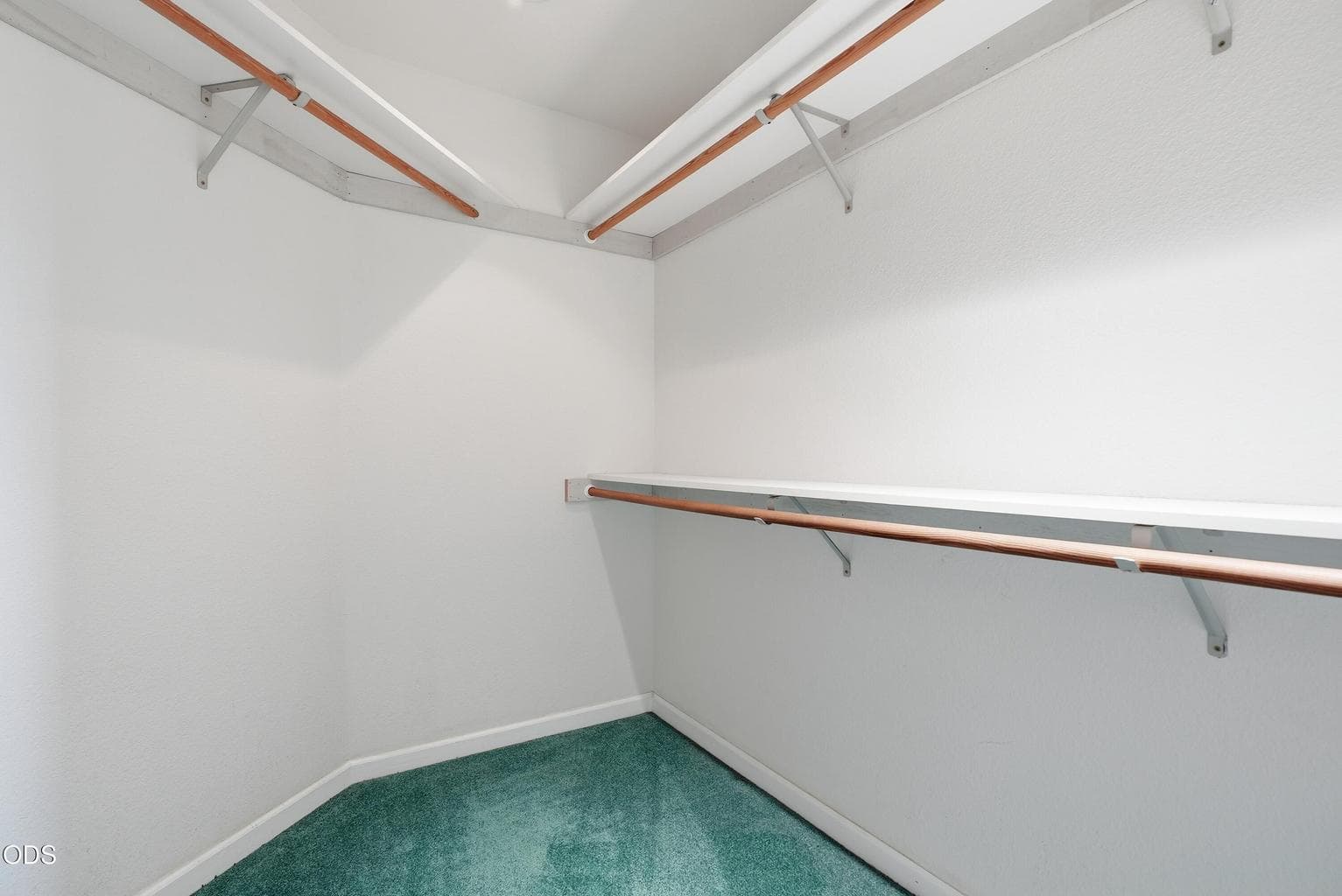 Photo of 2034 NE Bluebird Court 22 of 52