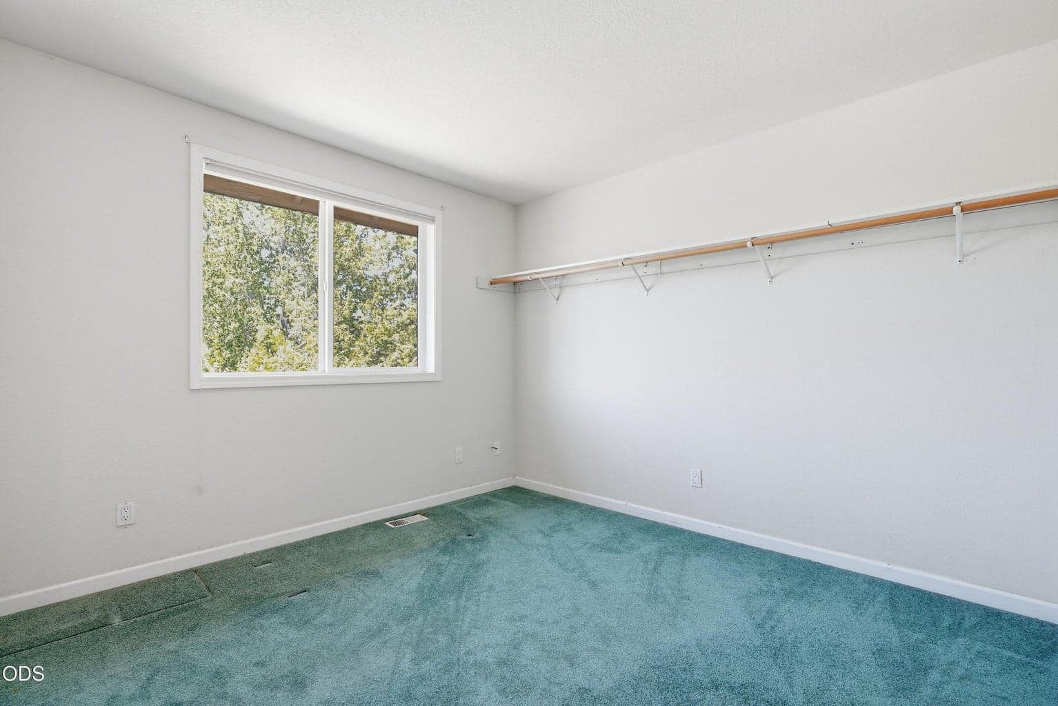Photo of 2034 NE Bluebird Court 26 of 52