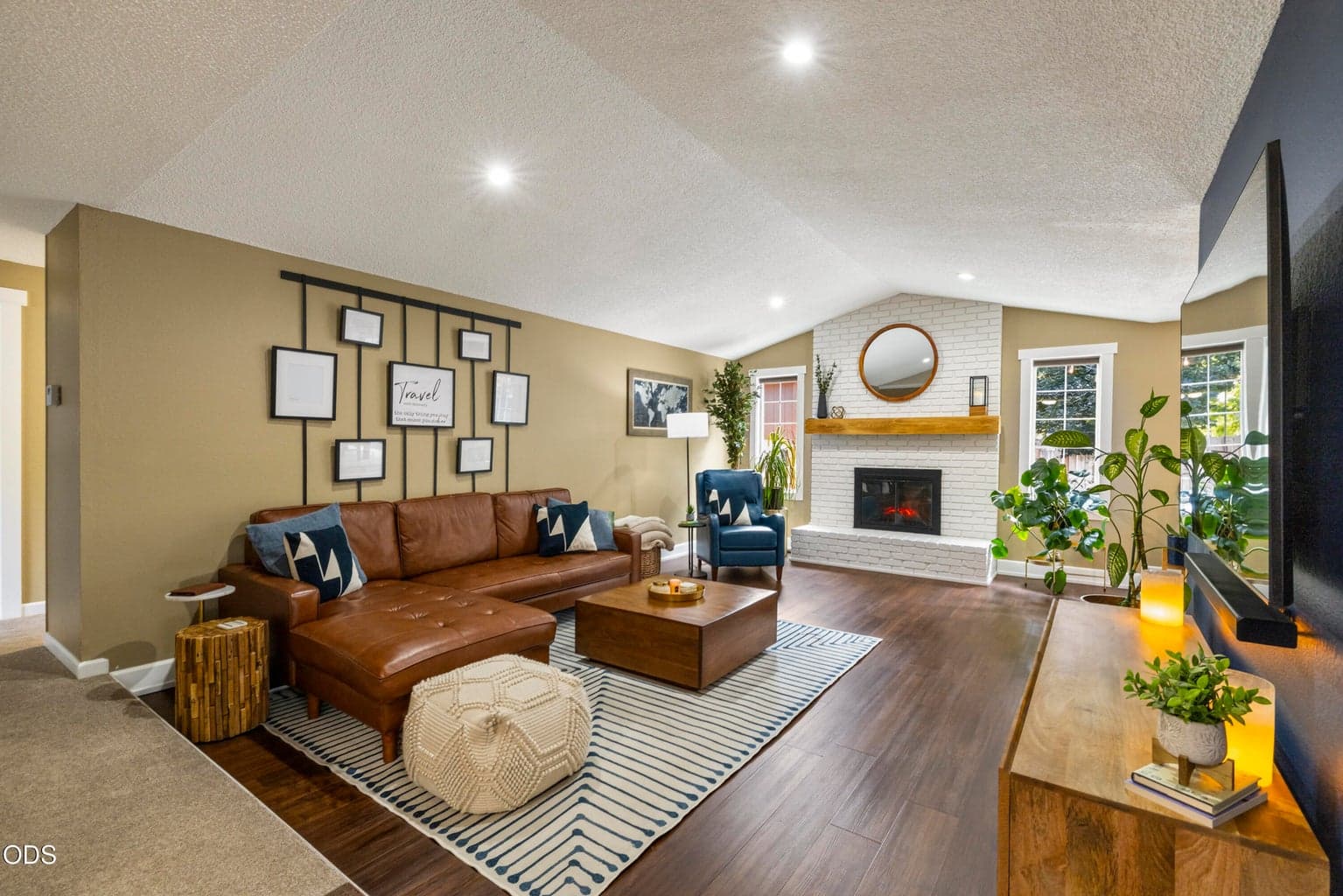 Photo of 5444 Brentwood 4 of 58