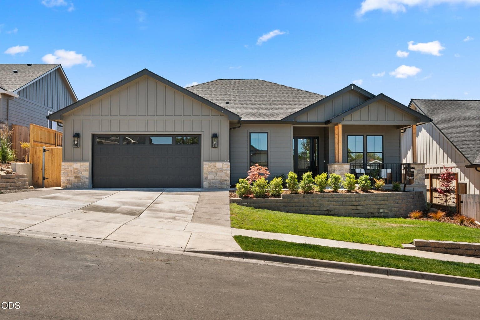 Photo of 3057 Umpqua 1 of 32