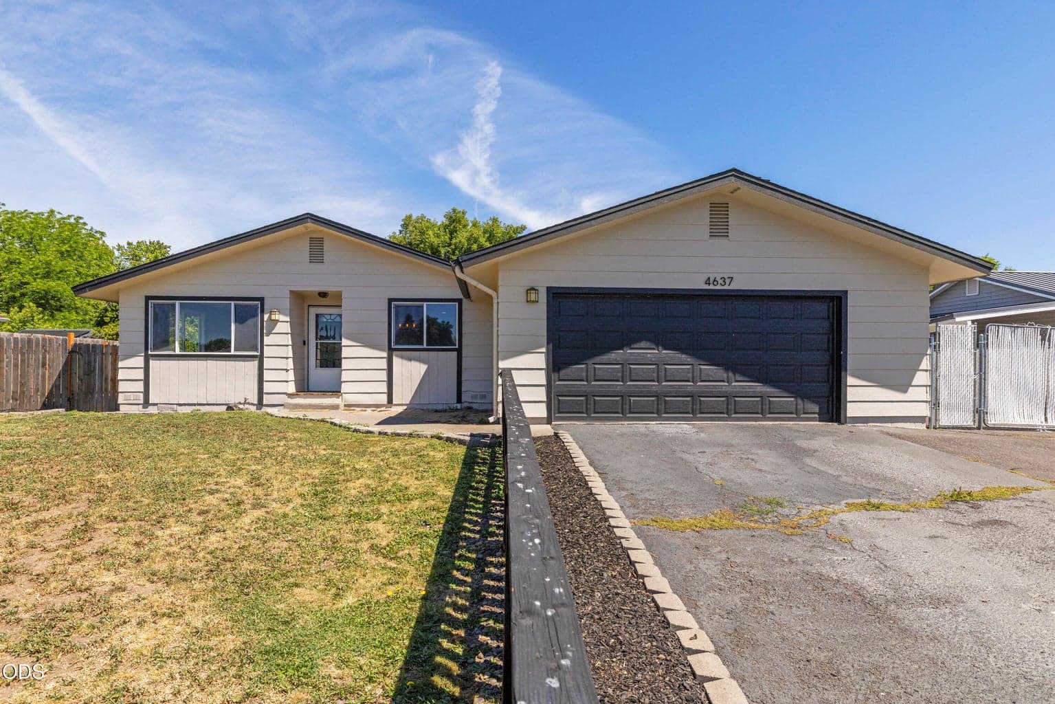 Photo of 4637 Sumac 1 of 44