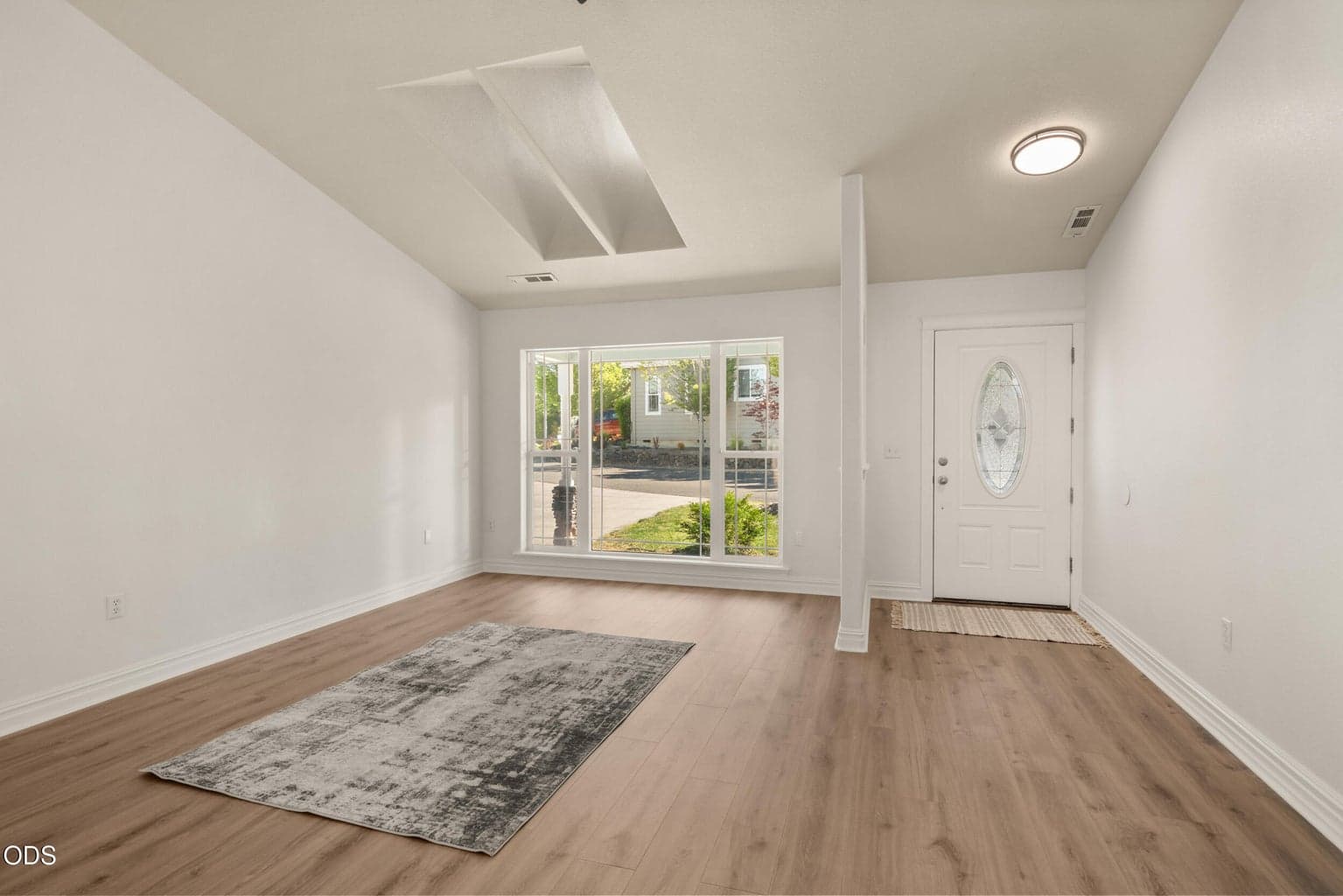 Photo of 416 Leandra 4 of 31