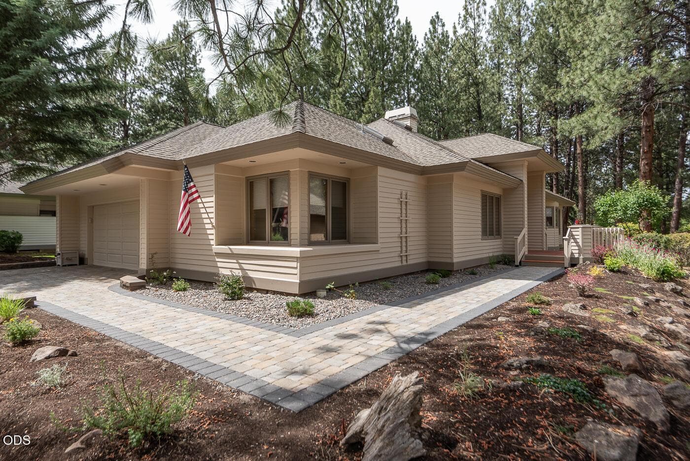 Photo of 60894 Willow Creek 1 of 36