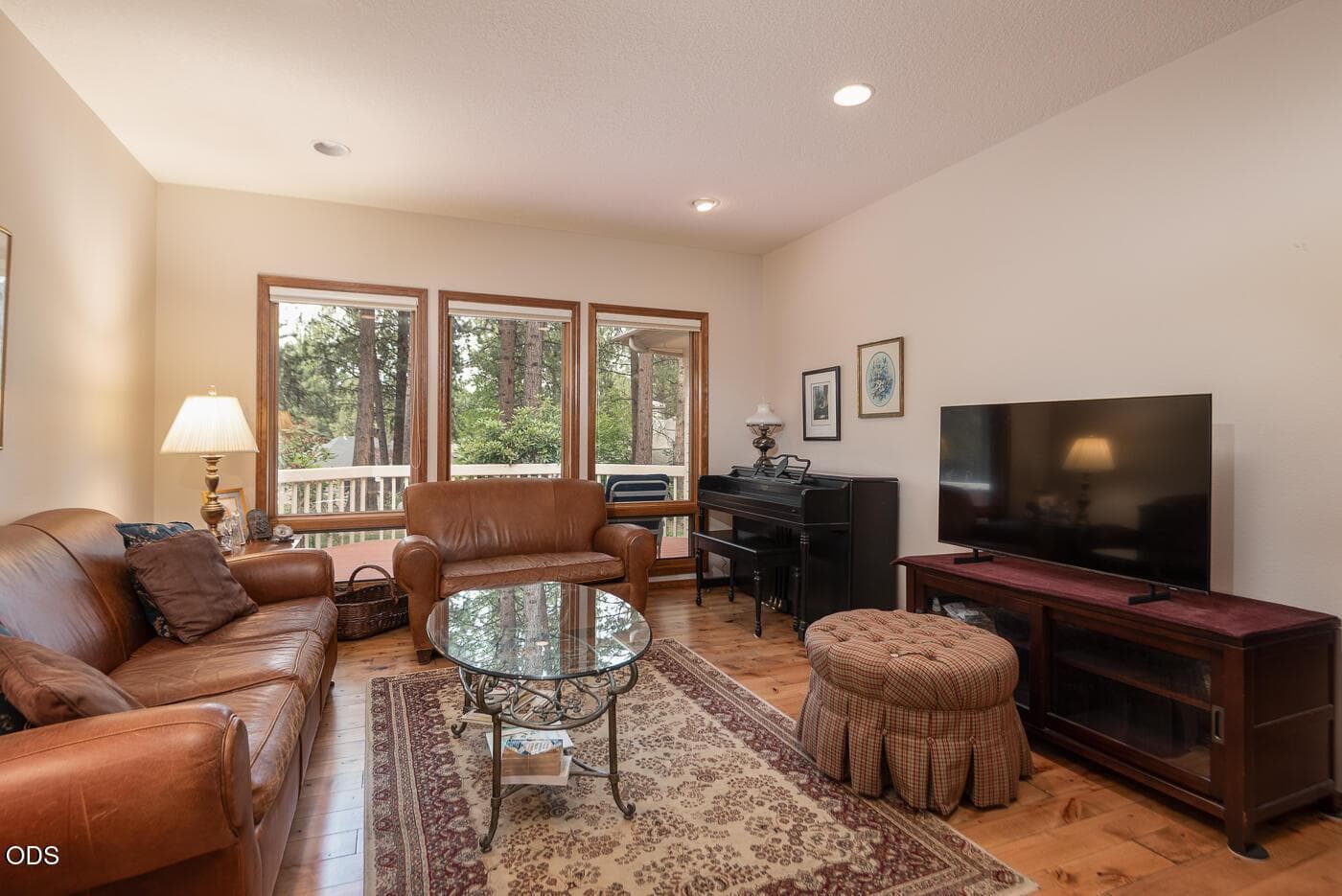 Photo of 60894 Willow Creek Loop 12 of 36