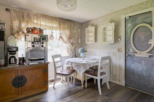Photo of 20873 SE Greenmont Drive 11 of 70