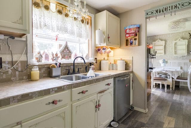 Photo of 20873 SE Greenmont Drive 15 of 70