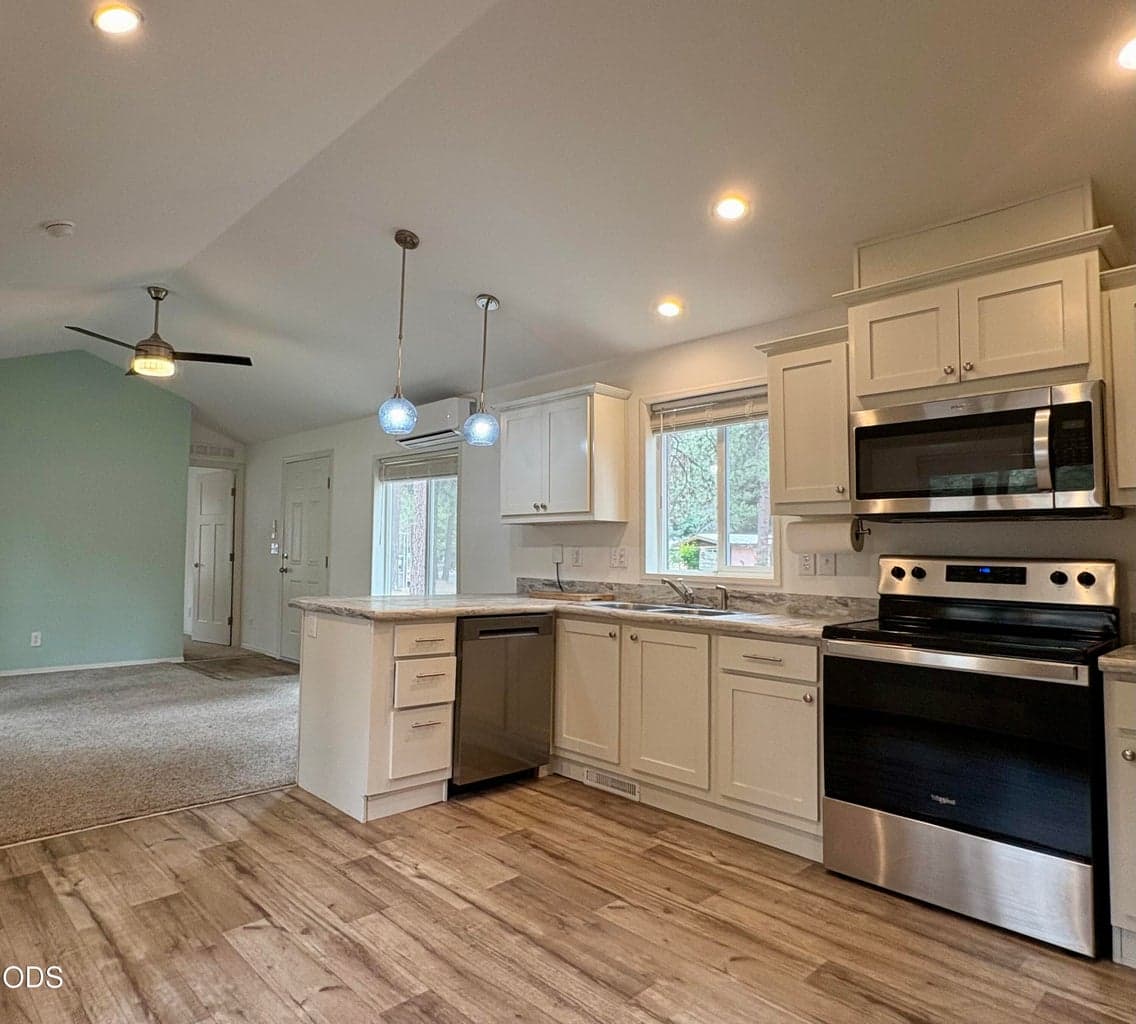 Photo of 61060 Kings Lane 2 of 13