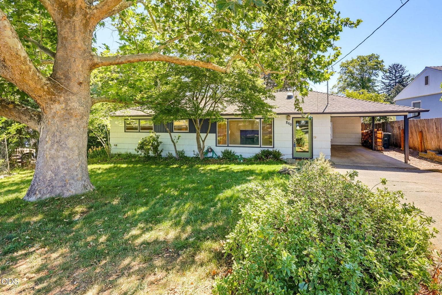 Photo of 840 Harmony Lane 1 of 43