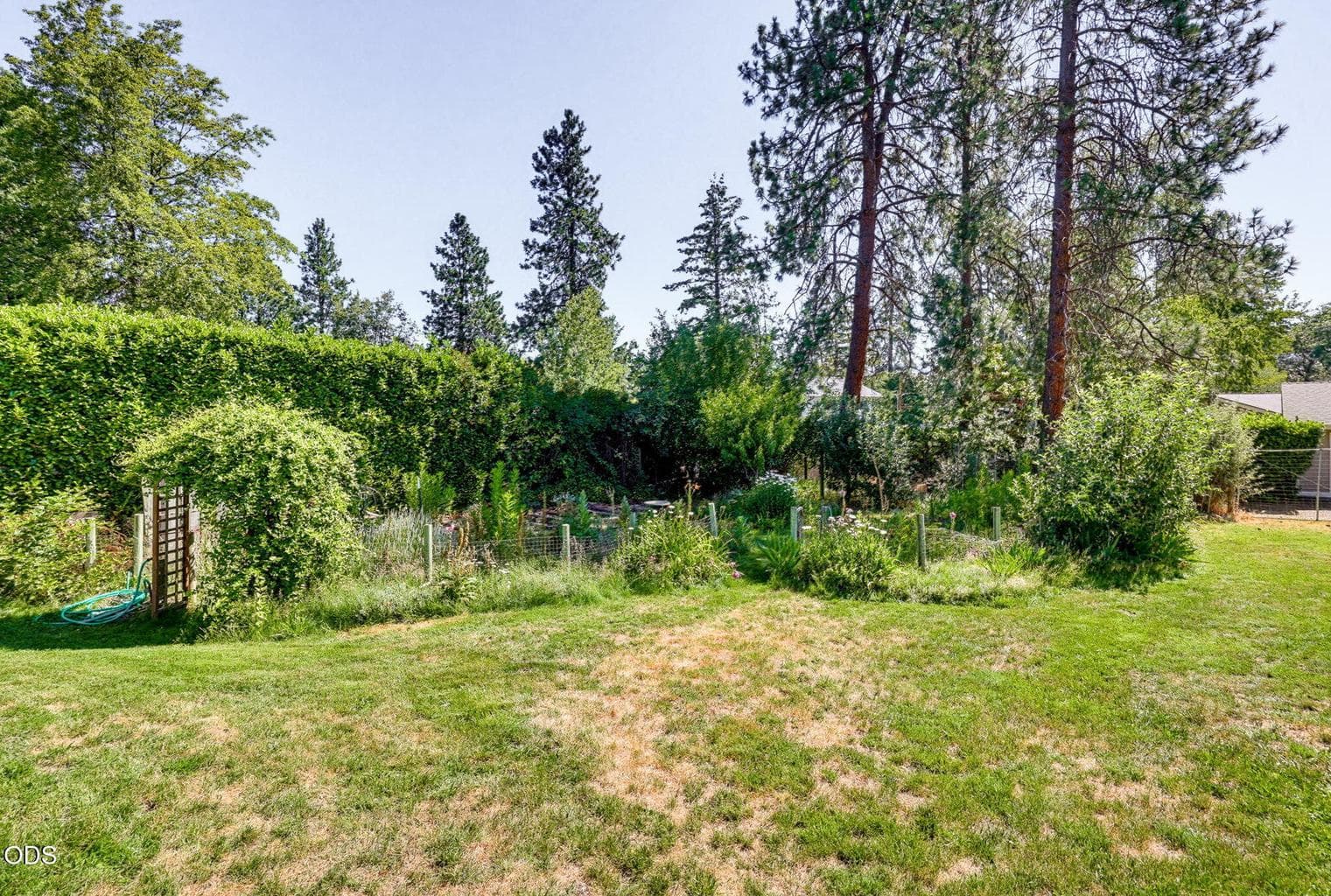 Photo of 840 Harmony Lane 5 of 43