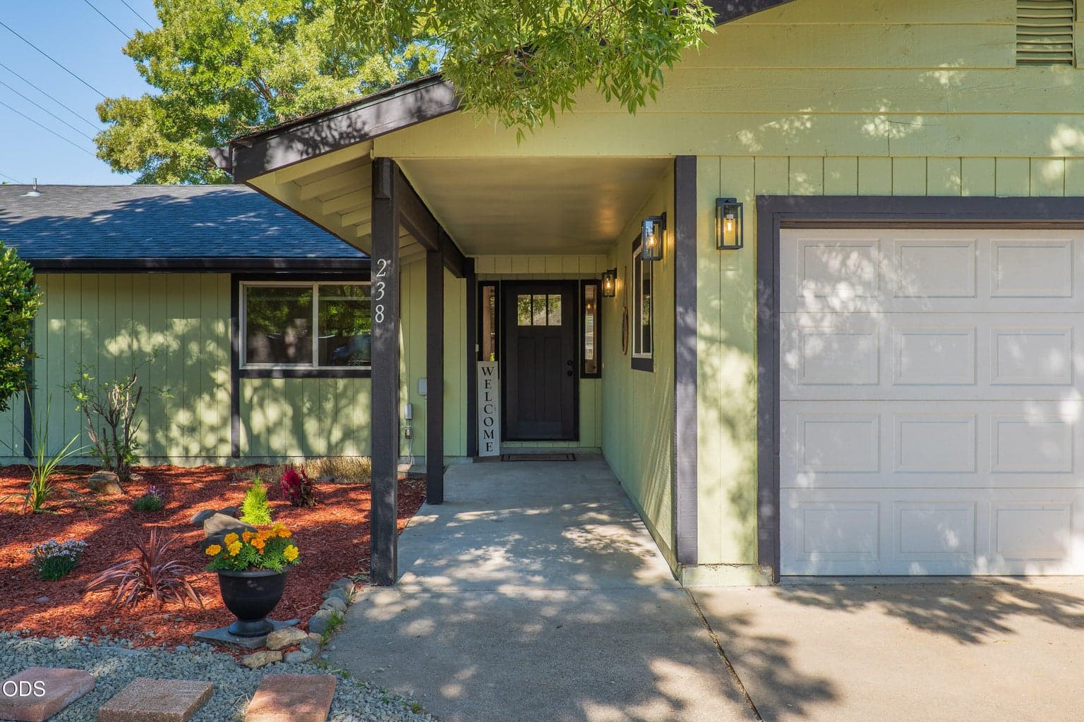 Photo of 238 Grandview Lane 3 of 37