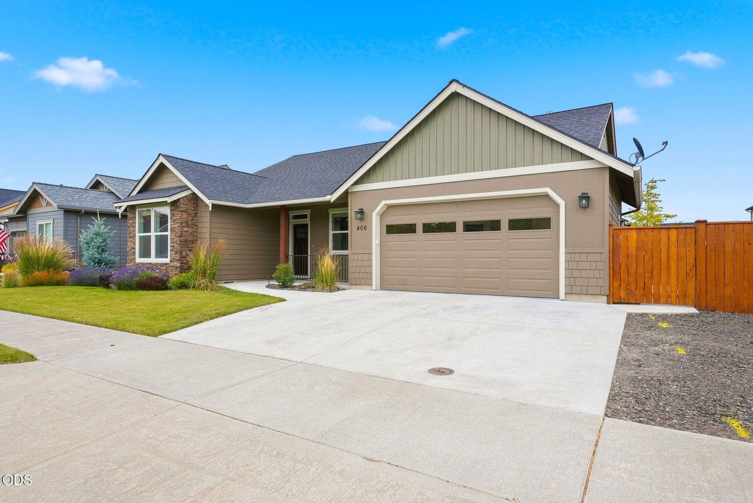 Photo of 406 Sumner Drive 3 of 54