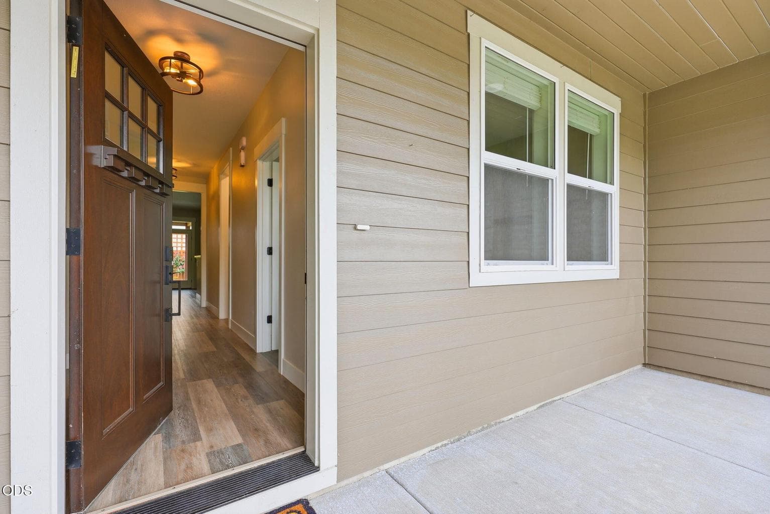 Photo of 406 SE Sumner Drive 8 of 54