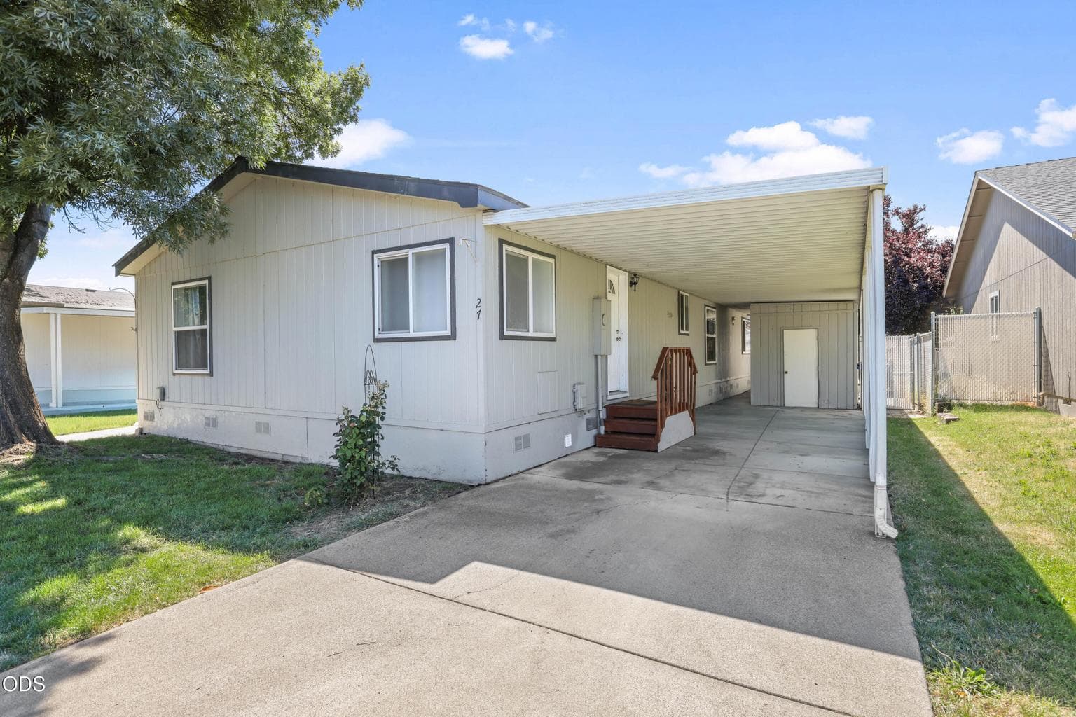 Photo of 633 Archwood 1 of 26