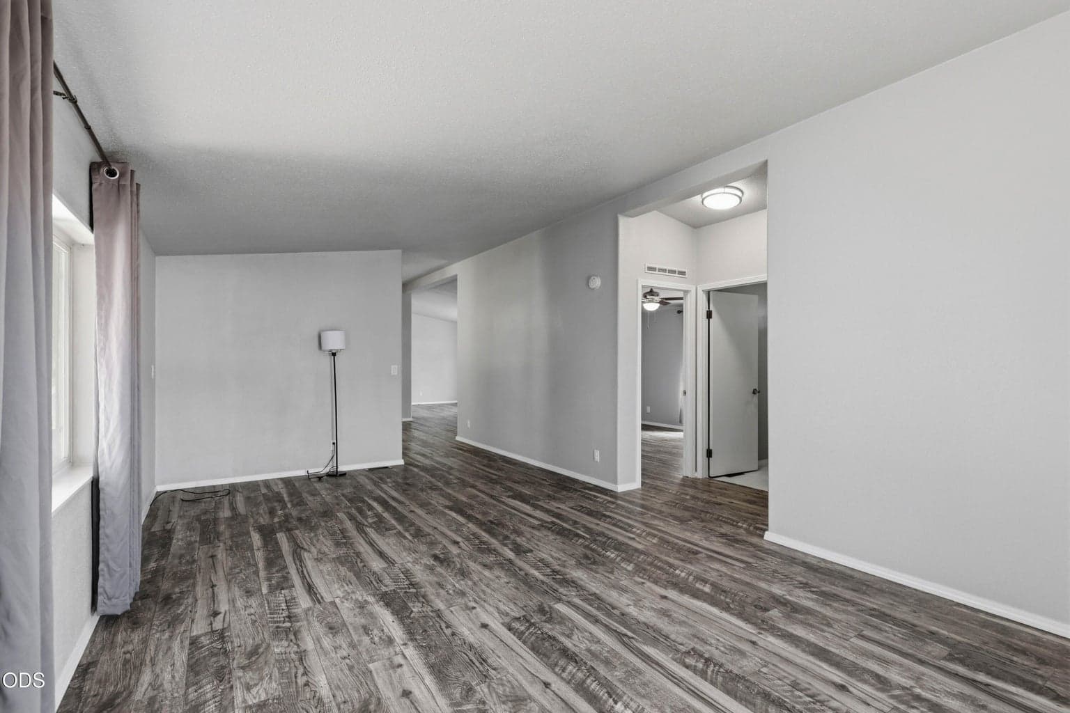 Photo of 633 Archwood 5 of 26