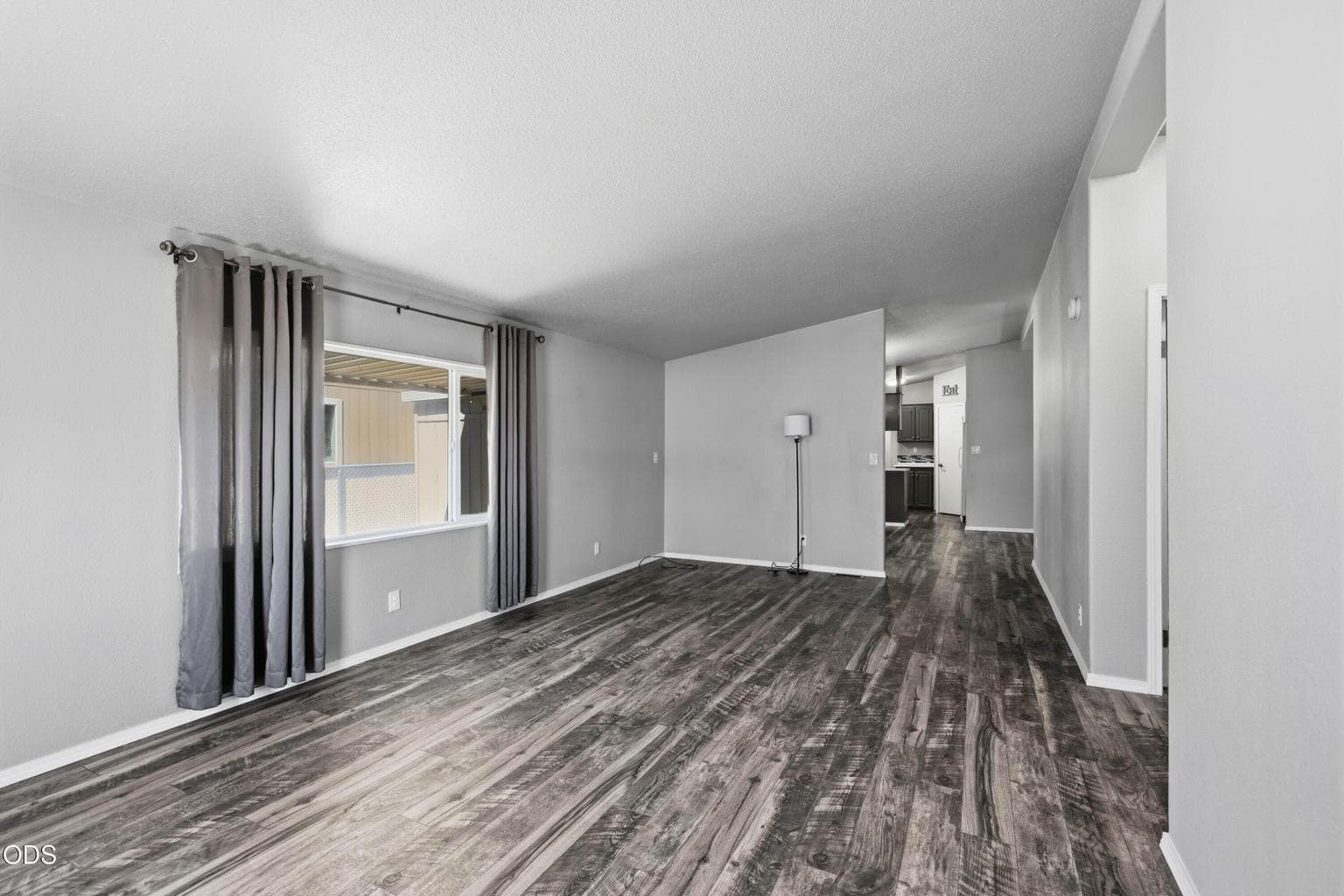 Photo of 633 Archwood 4 of 26