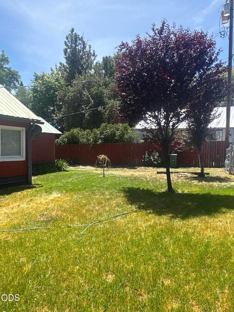 Photo of 7704 OR-66 2 of 22