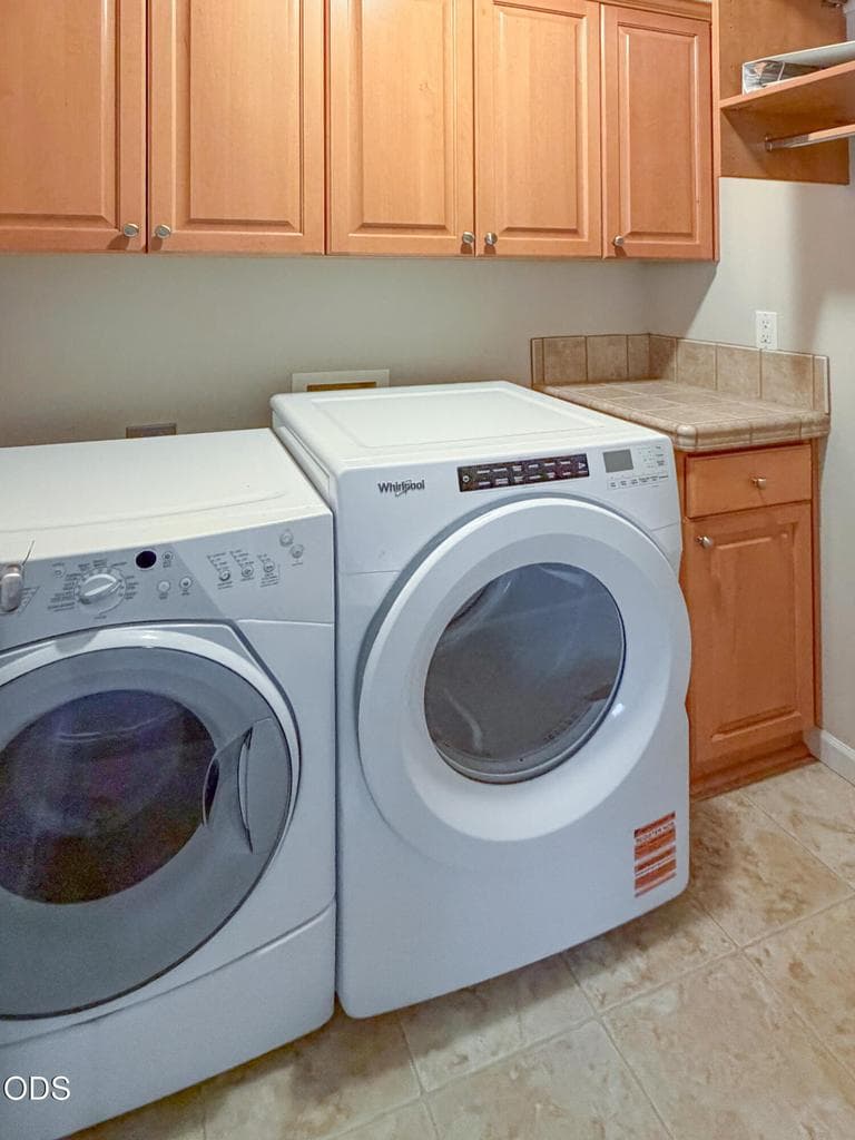 Fold out space and extra storage shelves