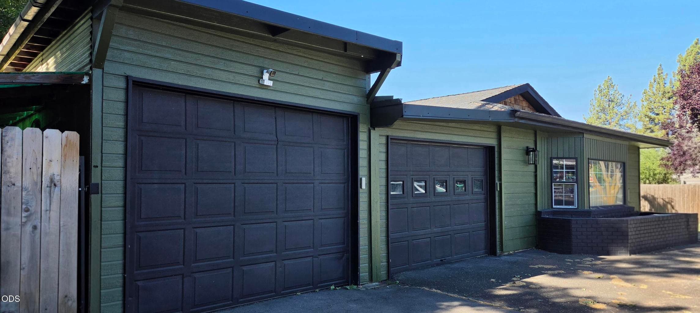 Photo of 5824 Independence Avenue 2 of 27