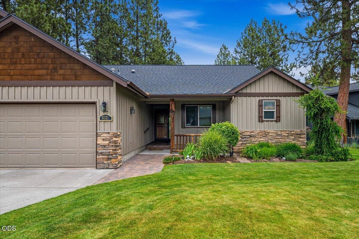 Photo of 61274 Columbine Lane 2 of 42