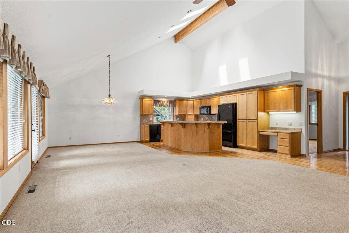 Photo of 61274 Columbine Lane 8 of 42