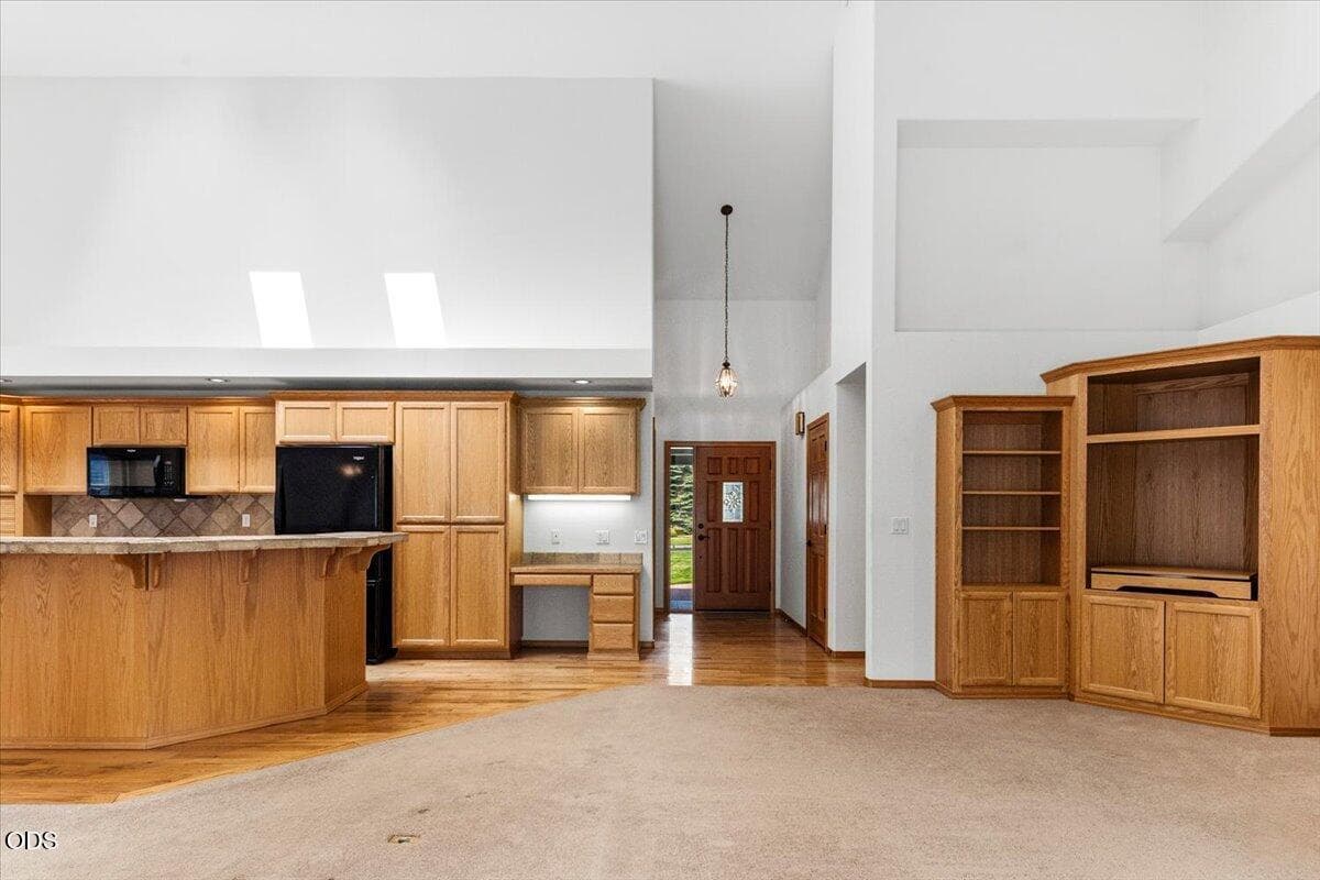 Photo of 61274 Columbine Lane 13 of 42