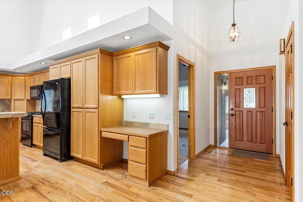 Photo of 61274 Columbine Lane 14 of 42