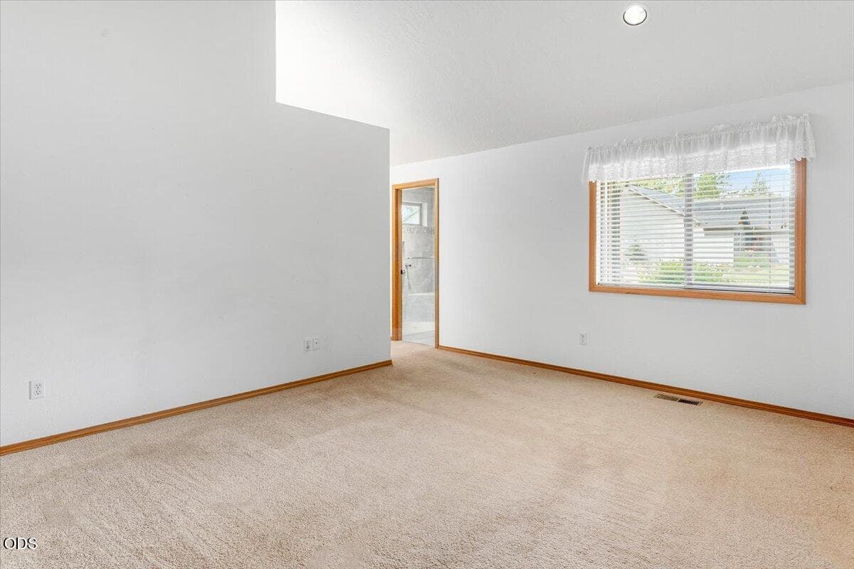 Photo of 61274 Columbine Lane 20 of 42