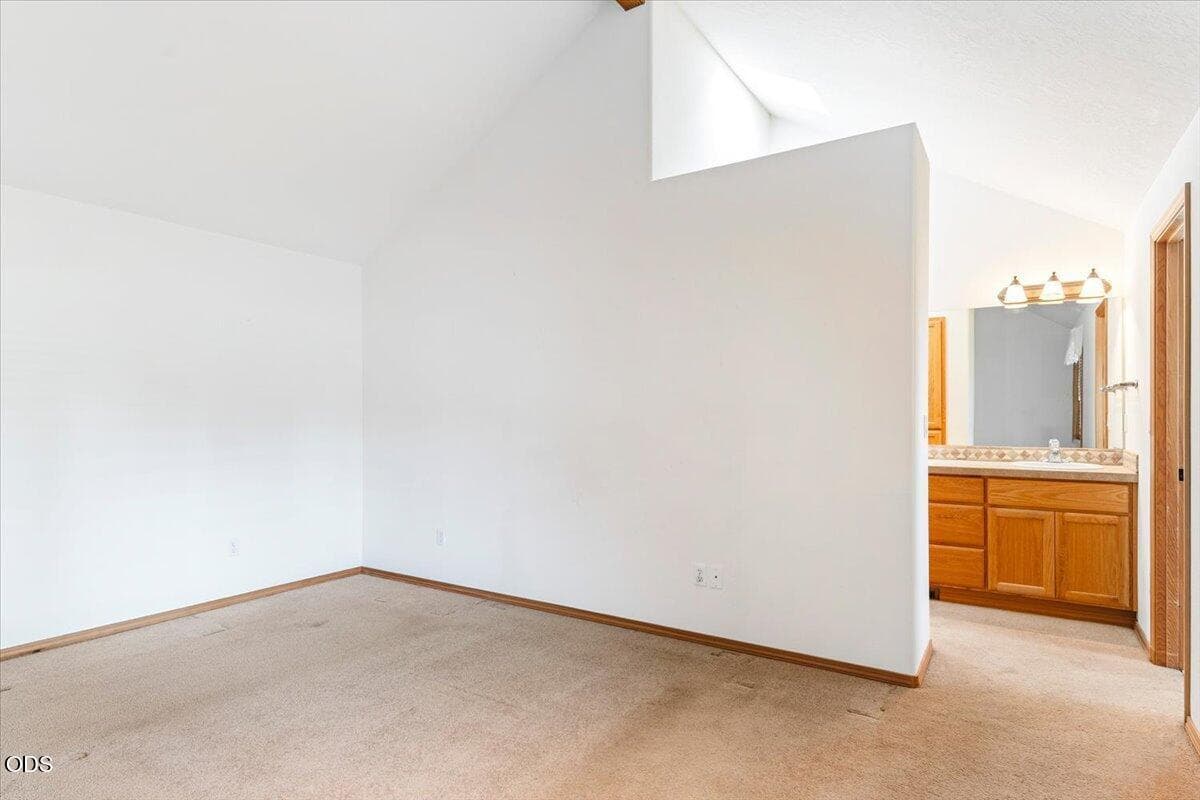 Photo of 61274 Columbine Lane 23 of 42