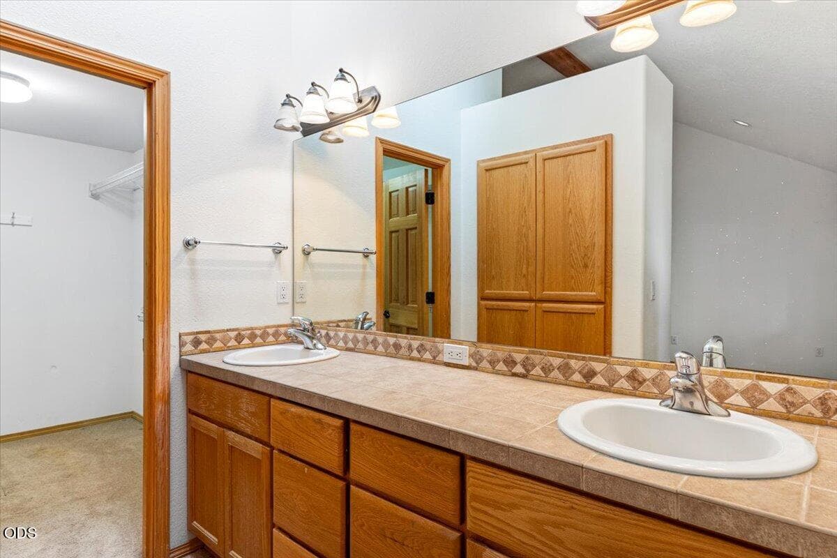 Photo of 61274 Columbine Lane 24 of 42