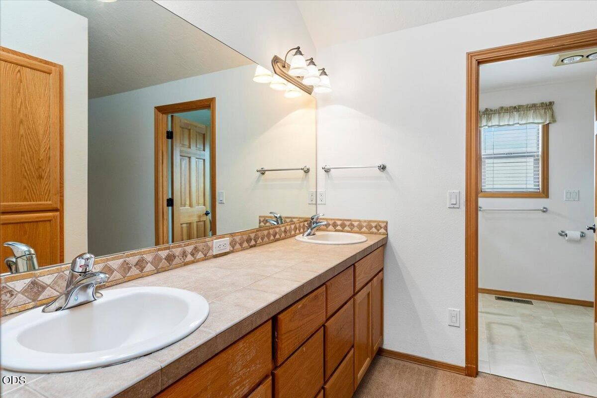 Photo of 61274 Columbine Lane 27 of 42