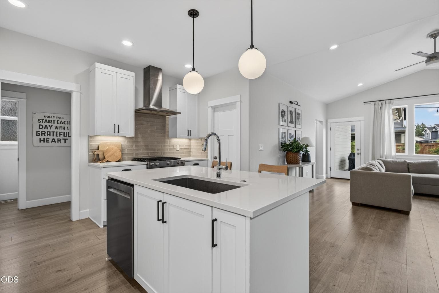 Photo of 20488 Aberdeen 5 of 46
