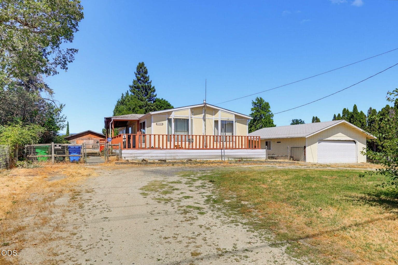 Photo of 1344 Leonard 1 of 34