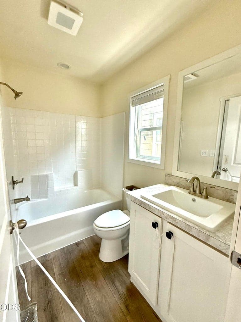 Photo of 2241 Greensprings 5 of 7