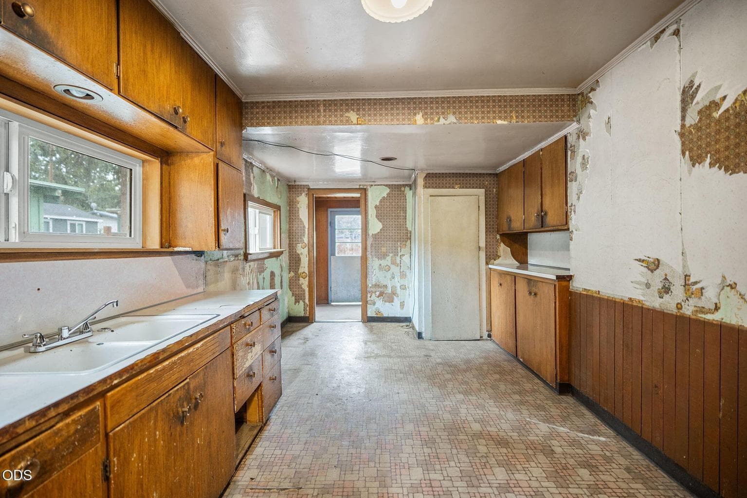 Photo of 455 NE Dekalb Avenue 9 of 24