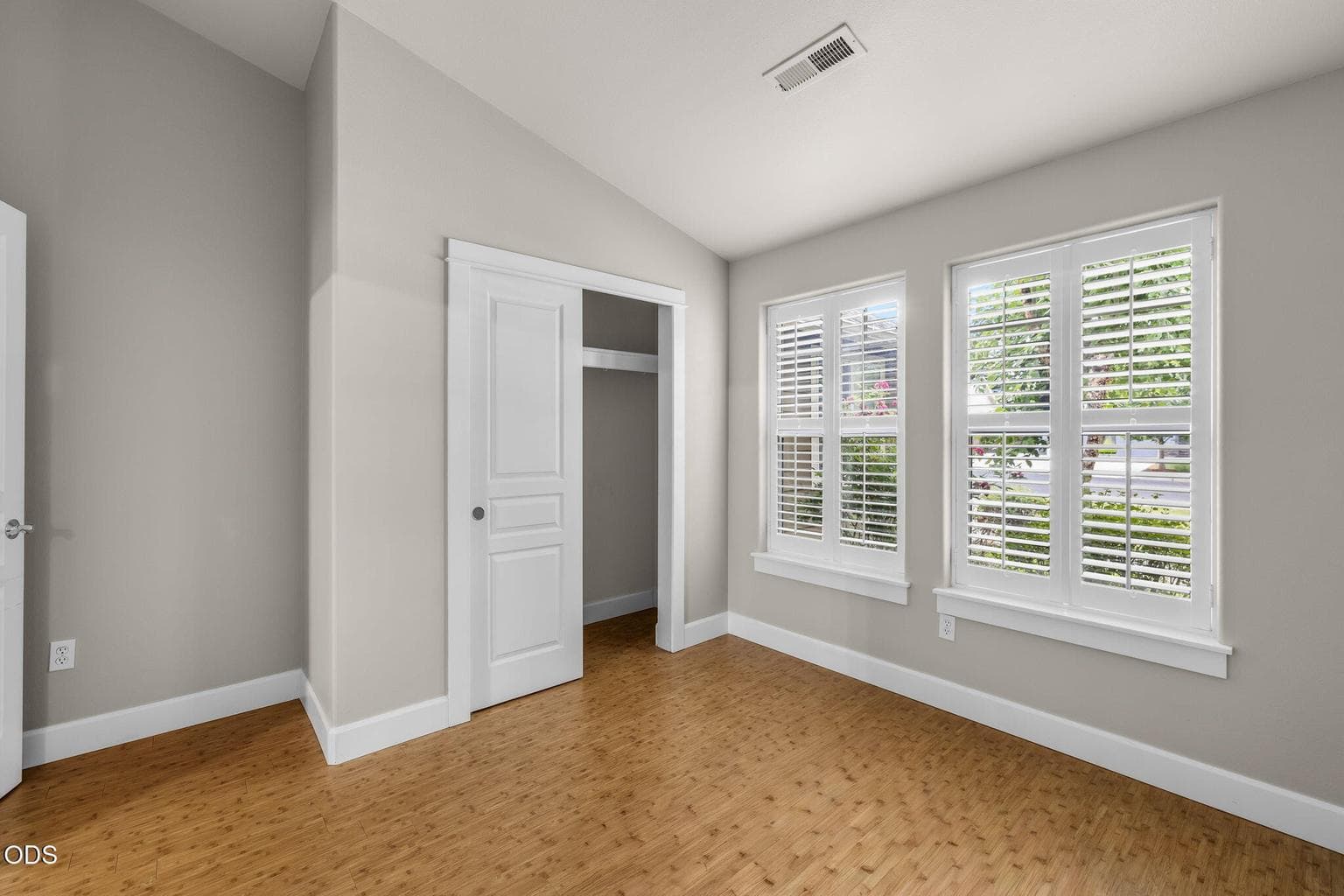 Photo of 2041 SW Obsidian Avenue 19 of 49
